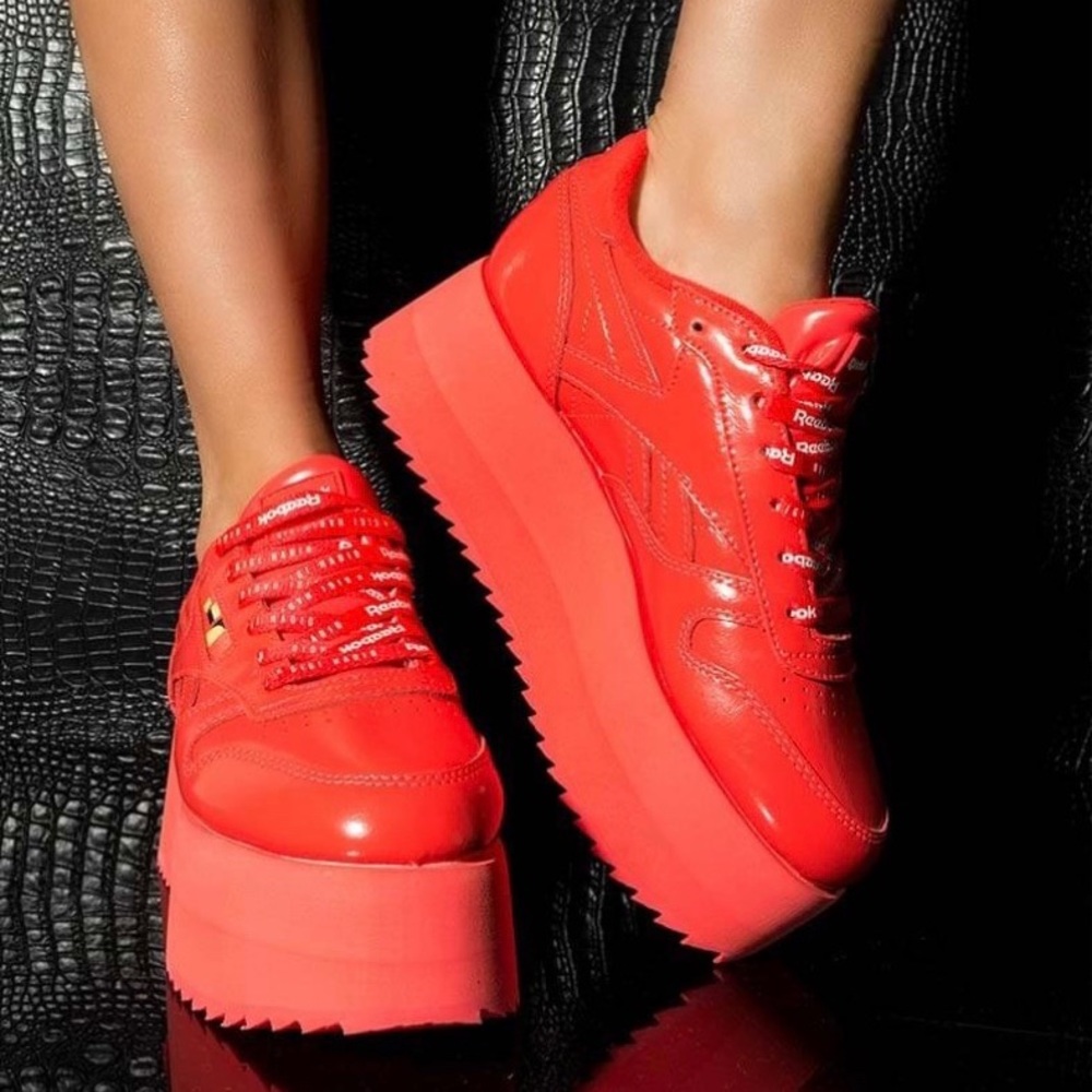 GIGI HADID X REEBOK CL LEATHER PLATFORM SNEAKER